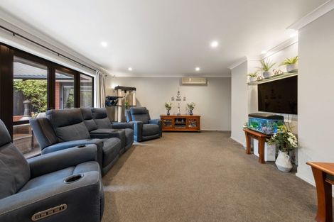Photo of property in 40 Titirangi Crescent, Parklands, Christchurch, 8083