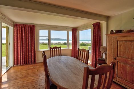 Photo of property in 501 Waikawa Curio Bay Road, Curio Bay, Tokanui, 9884