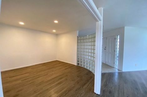 Photo of property in 14 Caldbeck Rise, Northpark, Auckland, 2013