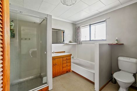 Photo of property in 1939 South Road, Pitone, New Plymouth, 4374