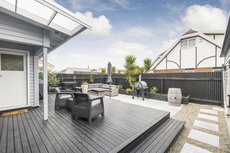 Photo of property in 126 Heretaunga Street, Palmerston North, 4414