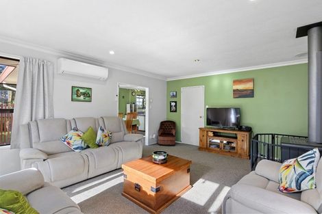 Photo of property in 3 Mulberry Place, Redwood, Christchurch, 8051