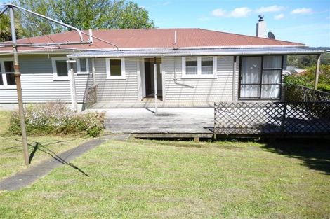 Photo of property in 4 Castaing Crescent, Te Atatu South, Auckland, 0610