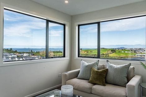 Photo of property in 29 Kumukumu Road, Long Bay, Auckland, 0630