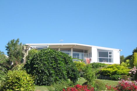 Photo of property in 413 Cashmere Road, Westmorland, Christchurch, 8025