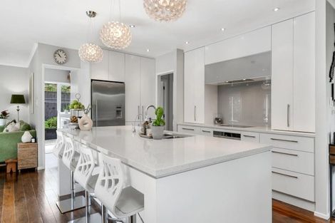 Photo of property in 11 Holly Way, Sunnyhills, Auckland, 2010