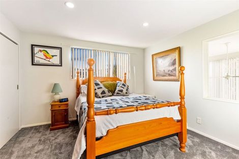 Photo of property in 6 Javelin Place, West Harbour, Auckland, 0618