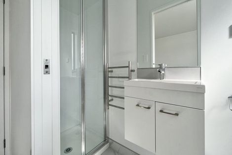 Photo of property in 3/3 Fairdale Place, Birkdale, Auckland, 0626