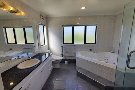 Photo of property in 8 Hattaway Avenue, Bucklands Beach, Auckland, 2012