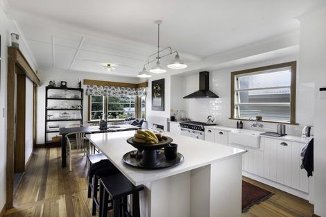 Photo of property in 13 Cambridge Road, Martinborough, 5711