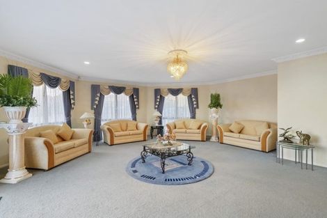 Photo of property in 12 Pistachio Place, Goodwood Heights, Auckland, 2105