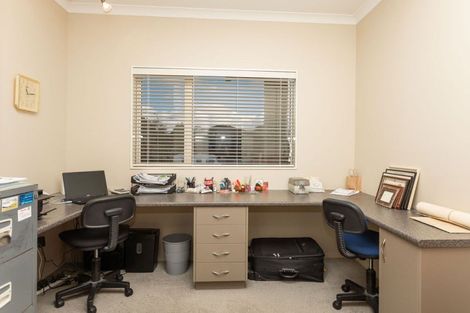 Photo of property in 118 Guy Street, Dannevirke, 4930