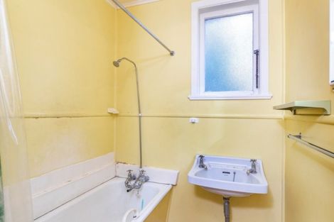 Photo of property in 35 Te Herekiekie Street, Turangi, 3334