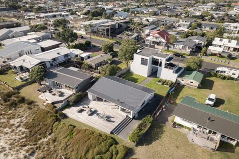 Photo of property in 31 Karewa Parade, Papamoa Beach, Papamoa, 3118