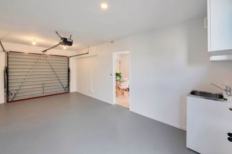 Photo of property in 2/5 Barbados Drive, Unsworth Heights, Auckland, 0632