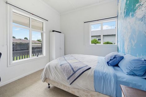 Photo of property in 9 Ruataniwha Street, Waipawa, 4210