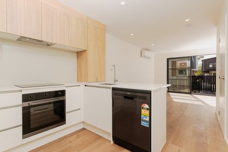 Photo of property in 3/474 West Coast Road, Glen Eden, Auckland, 0602