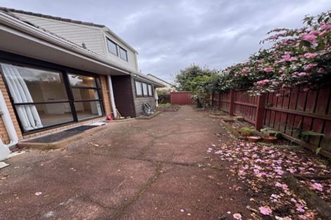 Photo of property in 2/17 Ross Martin Court, Conifer Grove, Takanini, 2112