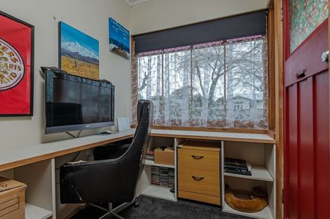 Photo of property in 42 Kingswood Street, Takaro, Palmerston North, 4412