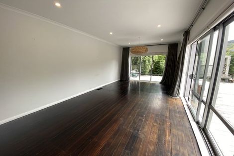 Photo of property in 8 Lochiel Road, Khandallah, Wellington, 6035