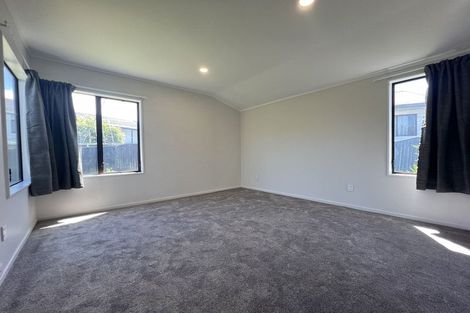 Photo of property in 12 Leven Lane, Totara Heights, Auckland, 2105