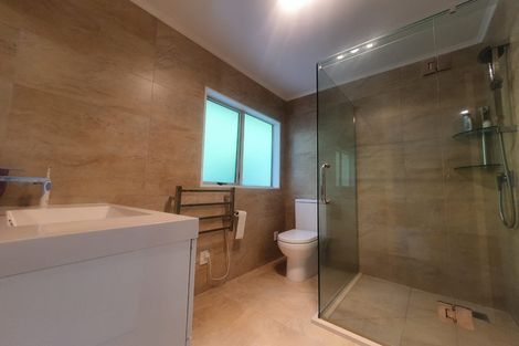 Photo of property in 50 Marina View Drive, West Harbour, Auckland, 0618