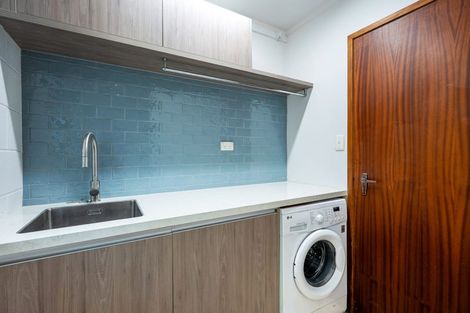 Photo of property in 2/13 Coronation Road, Hillcrest, Auckland, 0627