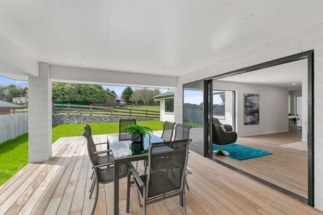 Photo of property in 2 Evan Tasman Lane, Waiuku, 2123