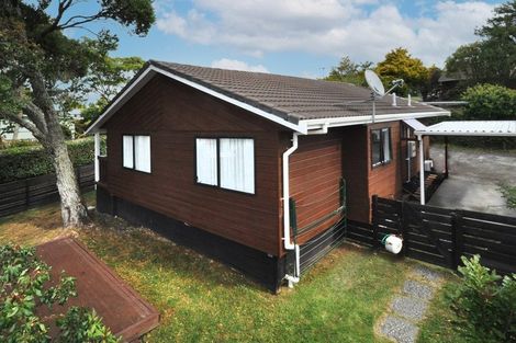 Photo of property in 7/109 Don Buck Road, Massey, Auckland, 0614