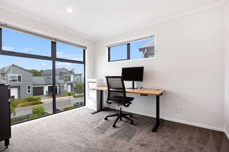 Photo of property in 21 Koreke Close, Kenepuru, Porirua, 5022