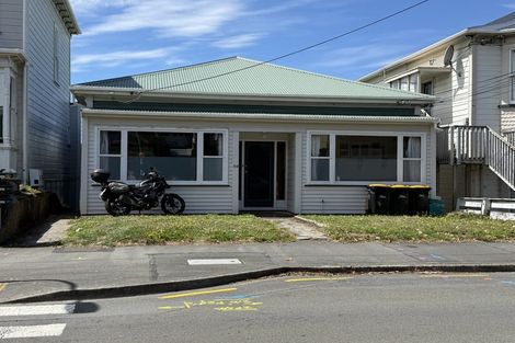 Photo of property in 59 Pirie Street, Mount Victoria, Wellington, 6011