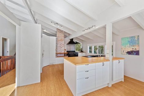 Photo of property in 11 Micawber Place, Mellons Bay, Auckland, 2014