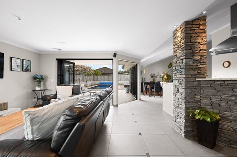 Photo of property in 21 Raddington Way, Huntington, Hamilton, 3210