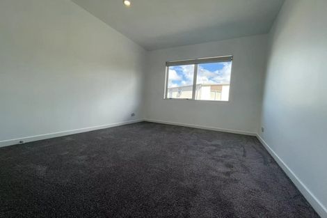 Photo of property in 561b Glenfield Road, Glenfield, Auckland, 0629