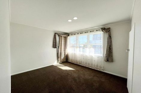 Photo of property in 12 Keats Place, Blockhouse Bay, Auckland, 0600