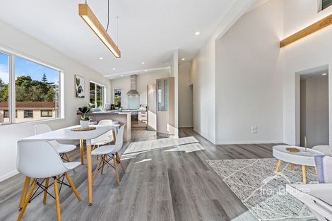 Photo of property in 10 Louise Place, Browns Bay, Auckland, 0630