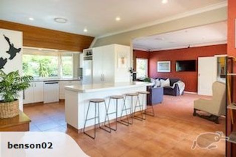 Photo of property in 1 Tauroa Road, Havelock North, 4130