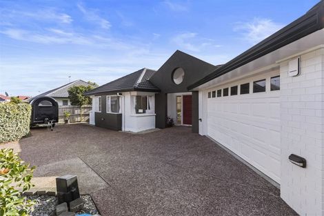 Photo of property in 15 Windsong Court, Northpark, Auckland, 2013