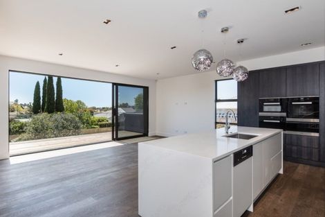 Photo of property in 19c Momona Road, Greenlane, Auckland, 1051