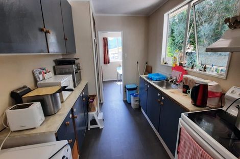 Photo of property in 16 Halsey Street, Clinton, 9534