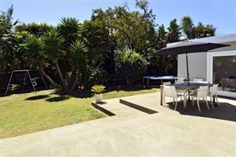 Photo of property in 1/19 Brook Street, Milford, Auckland, 0620