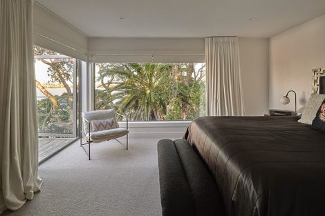 Photo of property in 81 Hinemoa Street, Birkenhead, Auckland, 0626
