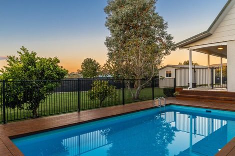 Photo of property in 32 Lucknow Road, Havelock North, 4130