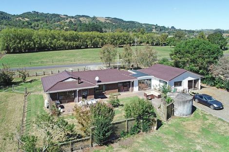 Photo of property in 244 Cossey Road, Drury, 2577