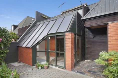 Photo of property in 33 Dovedale Avenue, Ilam, Christchurch, 8041