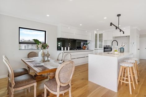 Photo of property in 48c Totara Road, Te Atatu Peninsula, Auckland, 0610