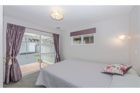 Photo of property in 2/26 Elliott Avenue, Bayview, Auckland, 0629
