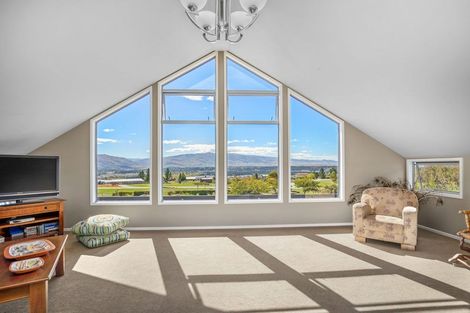 Photo of property in 8 Old Golf Course Road, Bridge Hill, Alexandra, 9320