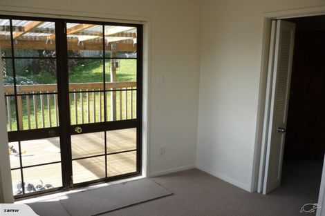 Photo of property in 2/15 Louise Place, Browns Bay, Auckland, 0630