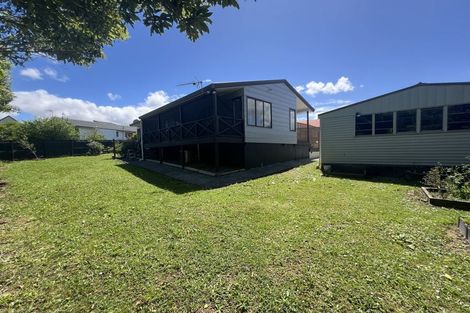 Photo of property in 12 Leven Lane, Totara Heights, Auckland, 2105